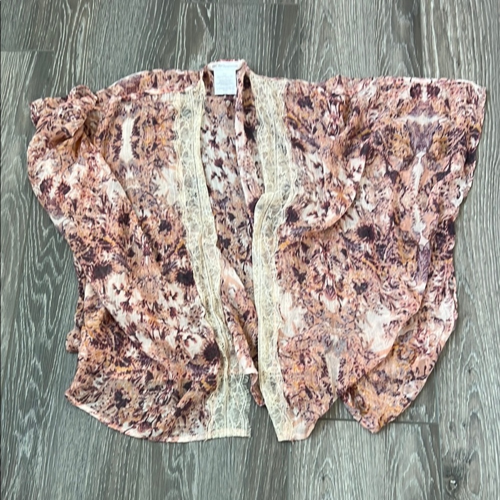 BCBGeneration Floral Lace Kimono